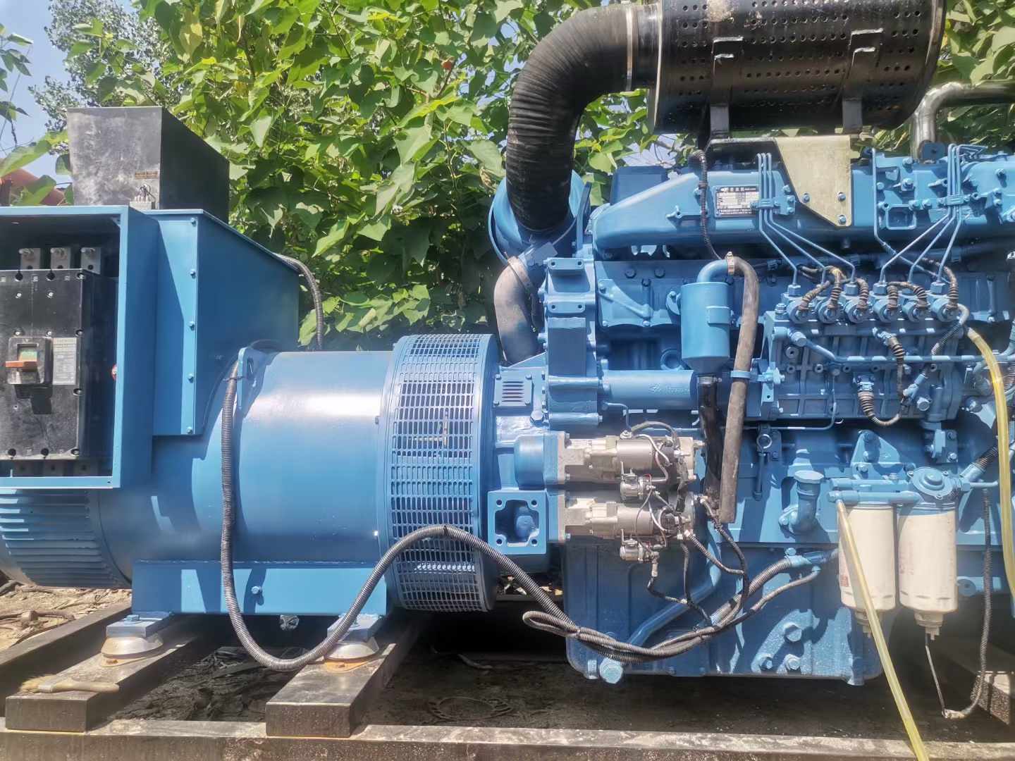 马龙详细说明降低 800kW 柴油发电机输出电流波动的方法