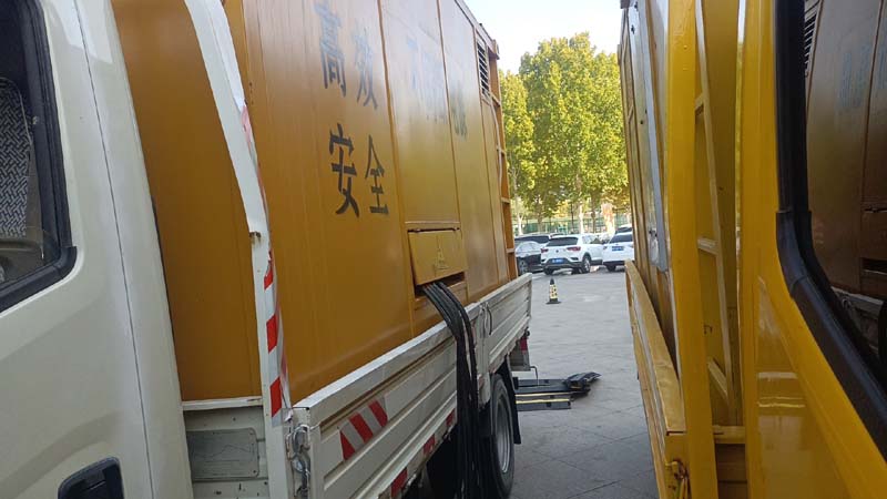 马龙如何判断柴油发电机组和UPS电源的切换时间是否符合要求？