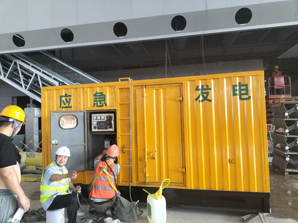 马龙怎样判断空气滤清器是否需要更换？